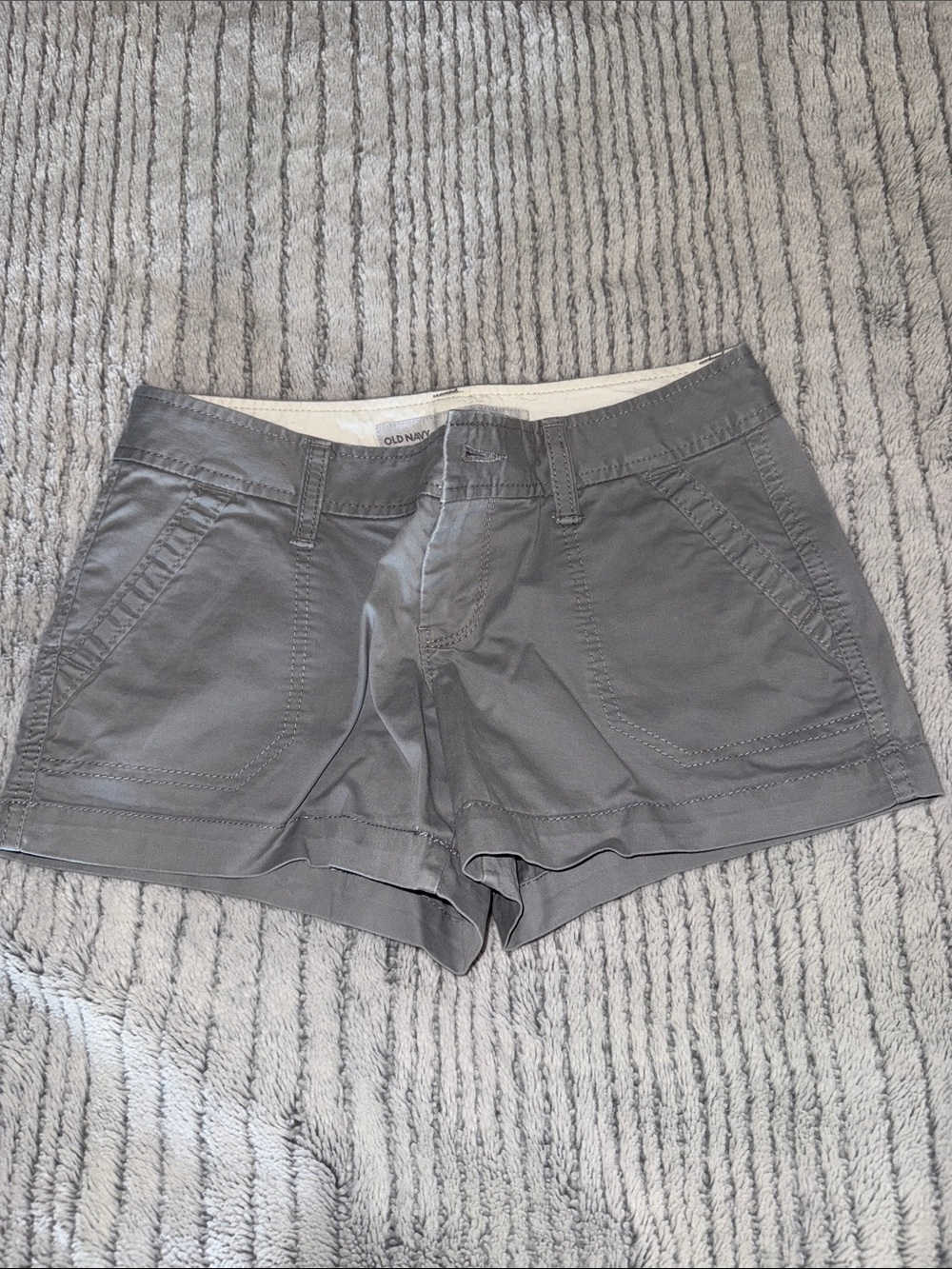 Old Navy Gray Women's Bermuda Shorts